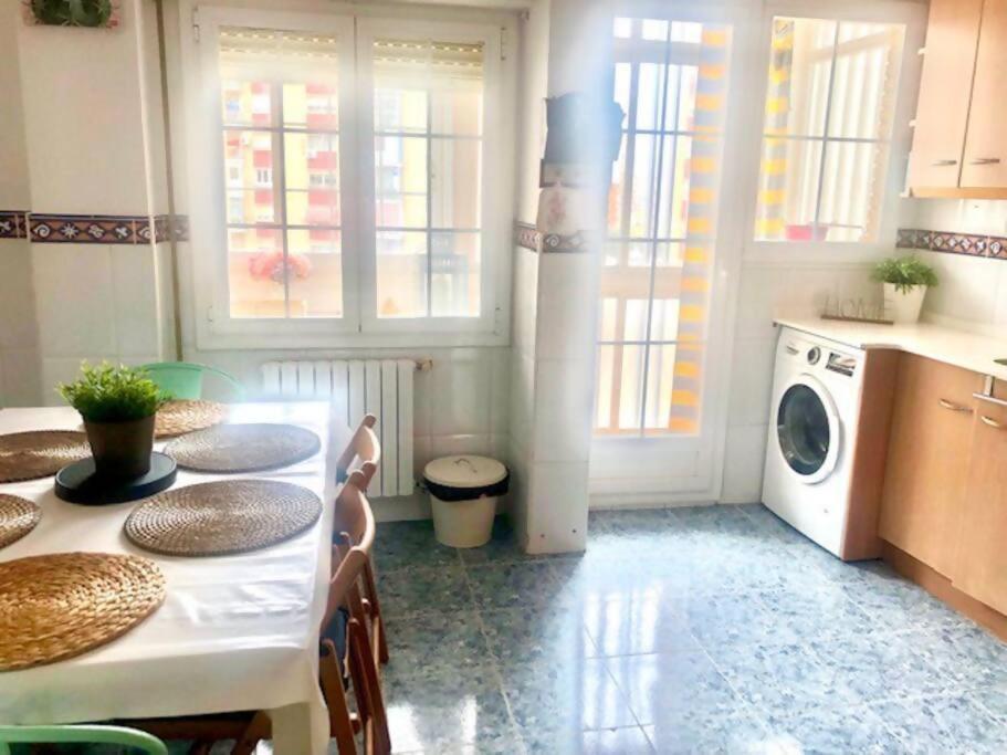 Nuevo Con Piscina A 2 Minutos Estacion Tren Ave Appartement Zaragoza Buitenkant foto