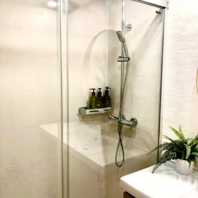 Nuevo Con Piscina A 2 Minutos Estacion Tren Ave Appartement Zaragoza Buitenkant foto